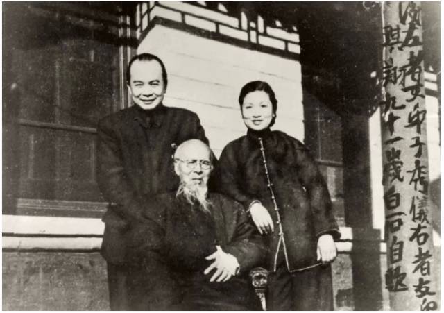 齐白石|中国最贵艺术品！4.5亿起拍！8.1亿落槌！齐白石《山水十二条屏》！