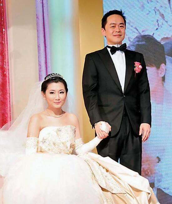 selina与张承中昔日婚宴照