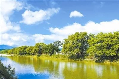 专项整治后,平江县虹桥镇山清水秀.(资料图)