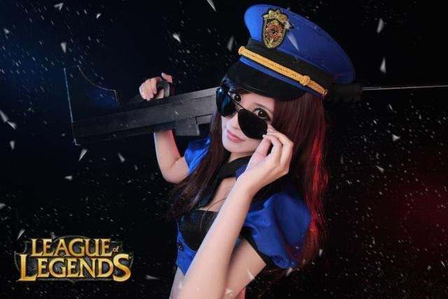 lol陆雪琪排位失败被逼直播穿泳衣,超管看不下去直接封直播间!