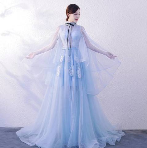 心理测试:4套淡蓝色婚纱,哪套最合你心意?测你会嫁给哪种男人