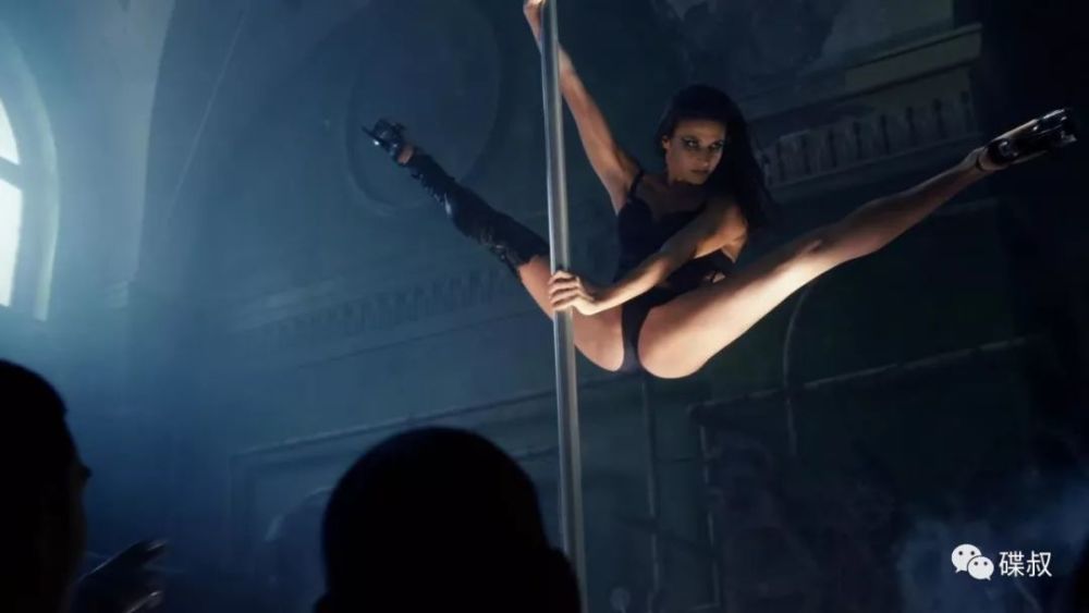 说它是史上最黄暴的赛车电影,一点都不过