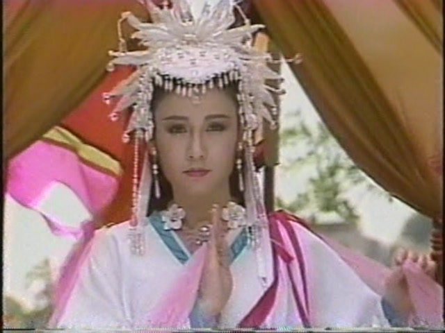 年轻时样貌甜美,事业当红嫁豪门生子,如今62岁过成这样