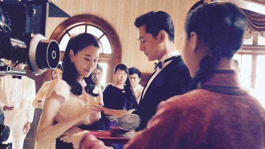 两部有毒的电视剧:一部热巴成女主,一部网友吐槽寄刀片给女一