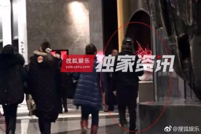 景甜张继科车内拥吻!网曝金主被撬走了?