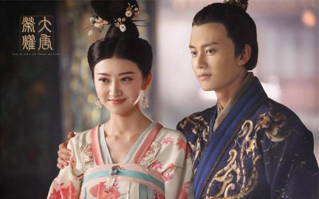 景甜张继科车内拥吻!网曝金主被撬走了?