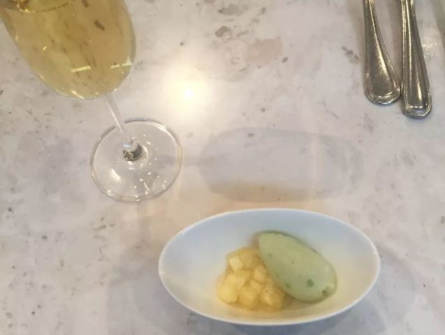 喝个曼哈顿优雅下午茶