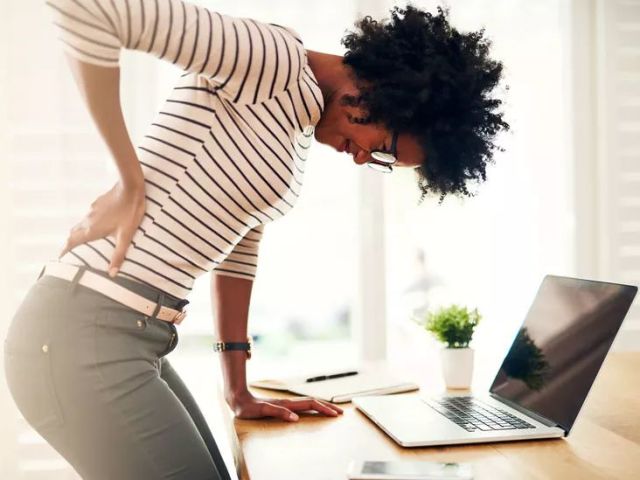 弯腰痛、弯腰受限,问题不在腰椎,要注意这里!