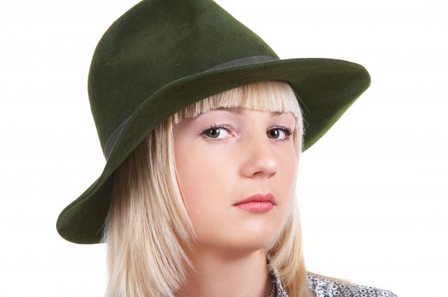 女生方脸冬天适合戴什么帽子告诉你怎么办