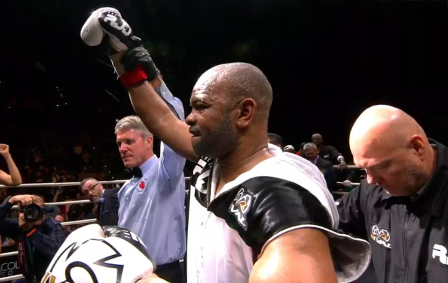 小罗伊琼斯赢生涯收官战 一代传奇拳王就此谢