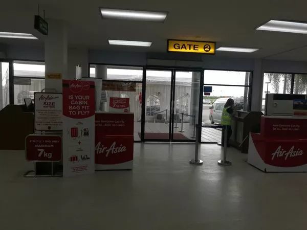 芭提雅乌塔堡机场出境流程