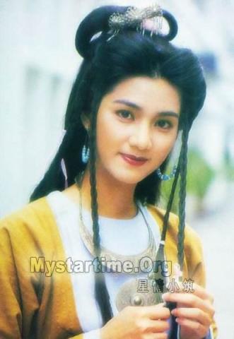 47岁洪欣素颜苍老泪沟深,张丹峰却似鲜肉,扒扒