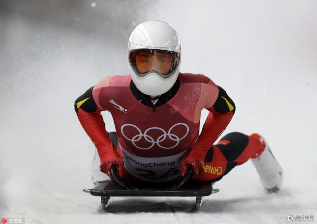 "新人"张培萌观战钢架雪车:刺激!喜欢这个项目