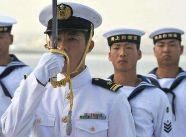 为何日本海军和陆军会有50多年的深仇大恨?