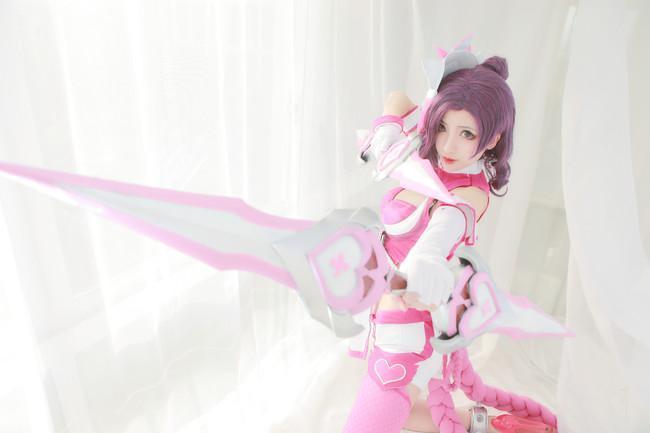 王者荣耀cos:阿珂爱心护理,大长腿太迷人需要