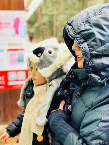 杨乐乐晒小沐沐最新照片!大眼圆脸超像汪涵!