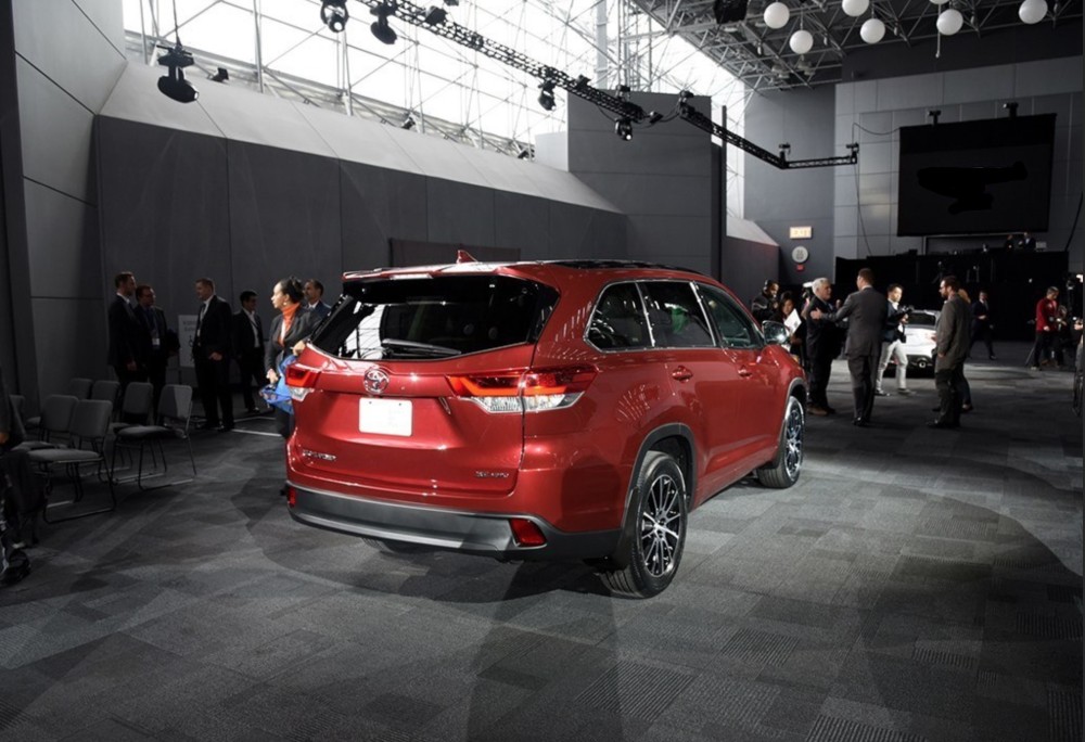 6座版汉兰达即将上市,比福特锐界霸气,仅24万