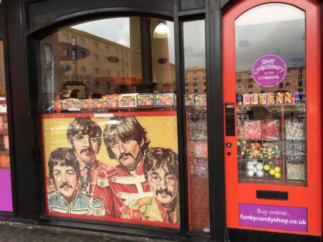 英国艺术之旅34:利物浦的两个吉祥物