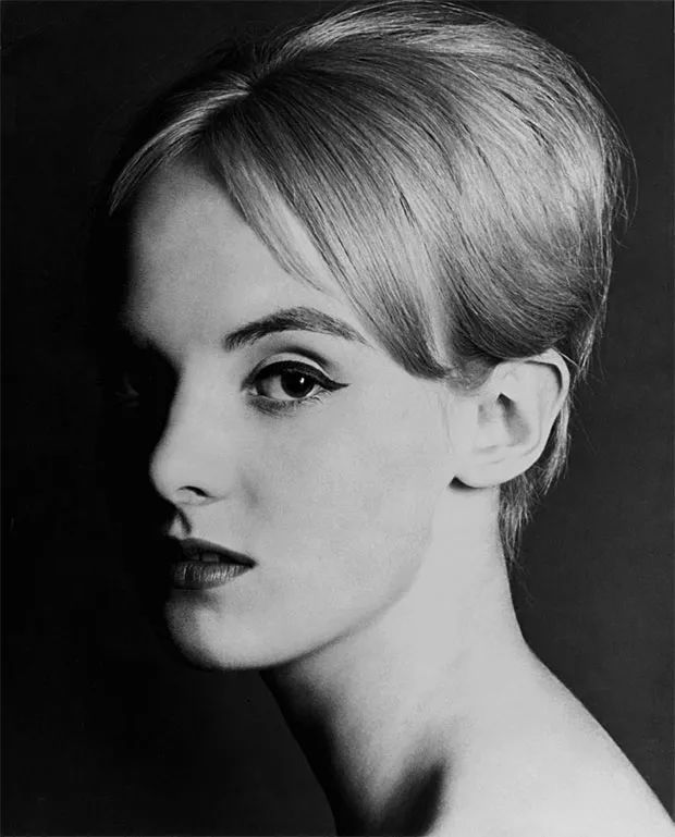 与女魔头平起平坐在时尚界呼风唤雨的红发女巫有何来历