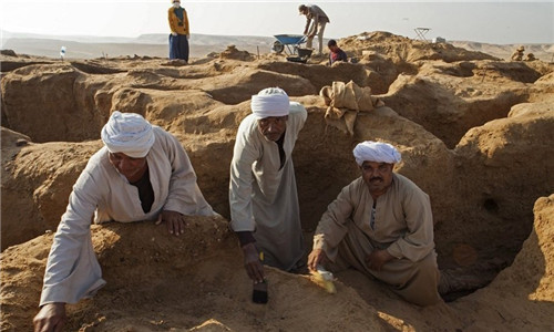 從探險盜墓到考古：近代西方人為何熱衷於發掘法老金字塔？ 歷史 第1張