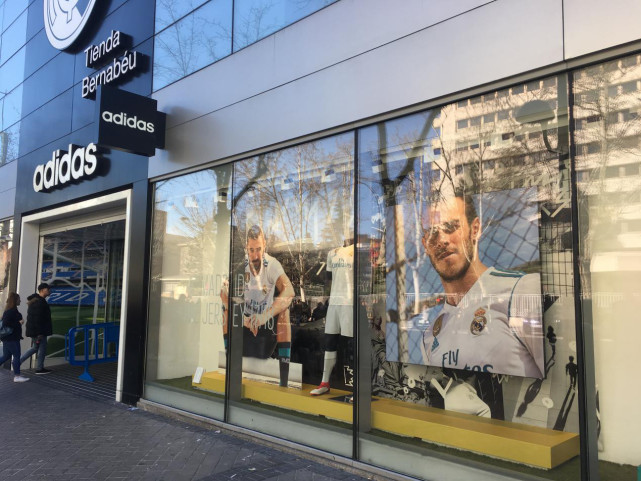 直击-BBC全进球伯纳乌仍不满 球迷+记者都想