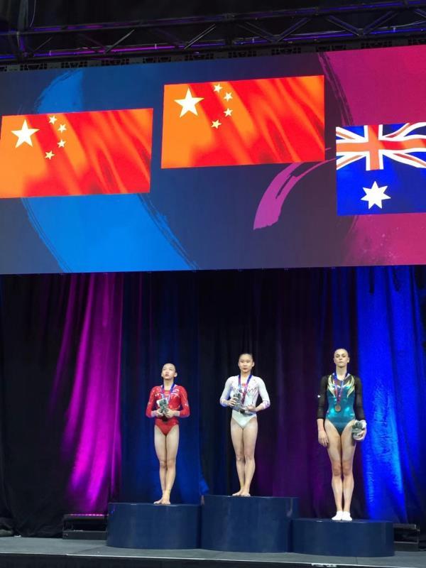 8体操世界杯中国取开门红 4金4银1铜列奖牌榜