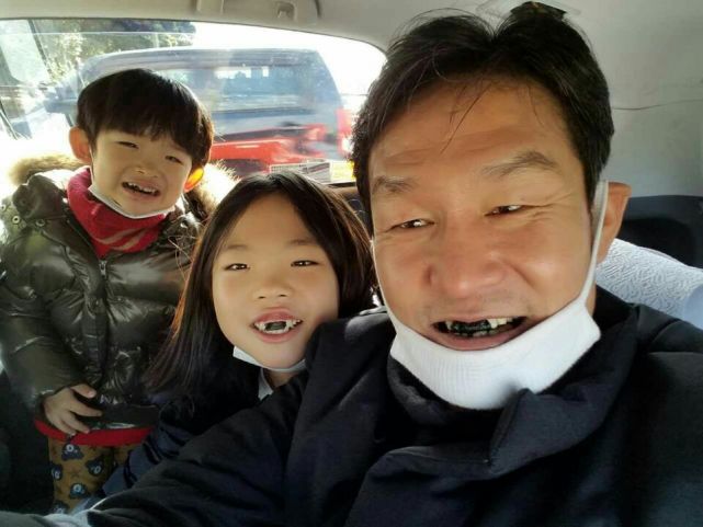 崔龙洙:足球是用脚踢的不是用钱踢的