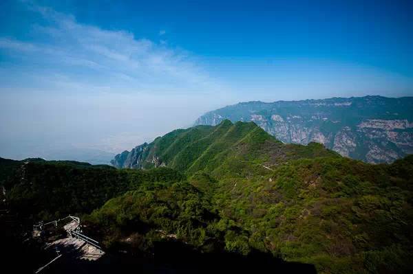 神農架的核心景區之一,群山環繞,風光秀麗,宛如世外桃源,溼地公園面積