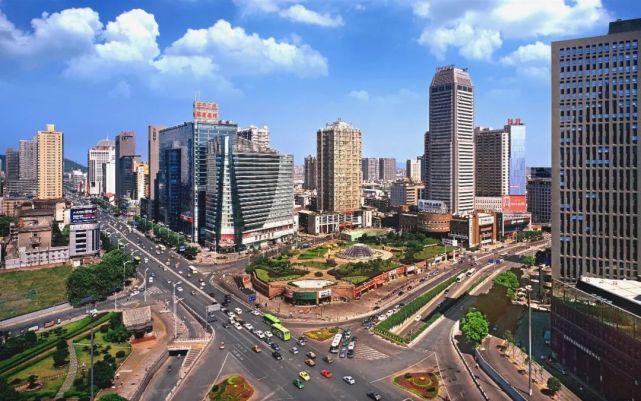 重点突破全面落实芙蓉区以揭榜攻坚每月一评促实干担当