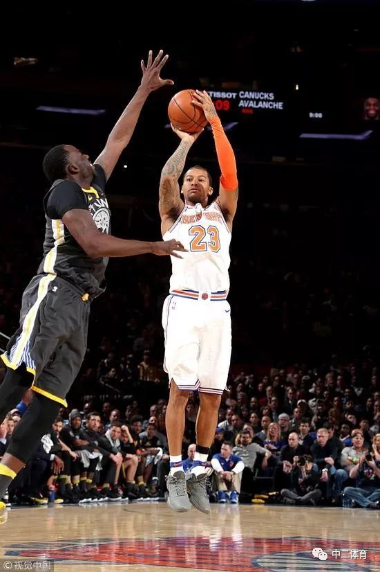 特雷·伯克换了个发型就突然火了 只因太像答案