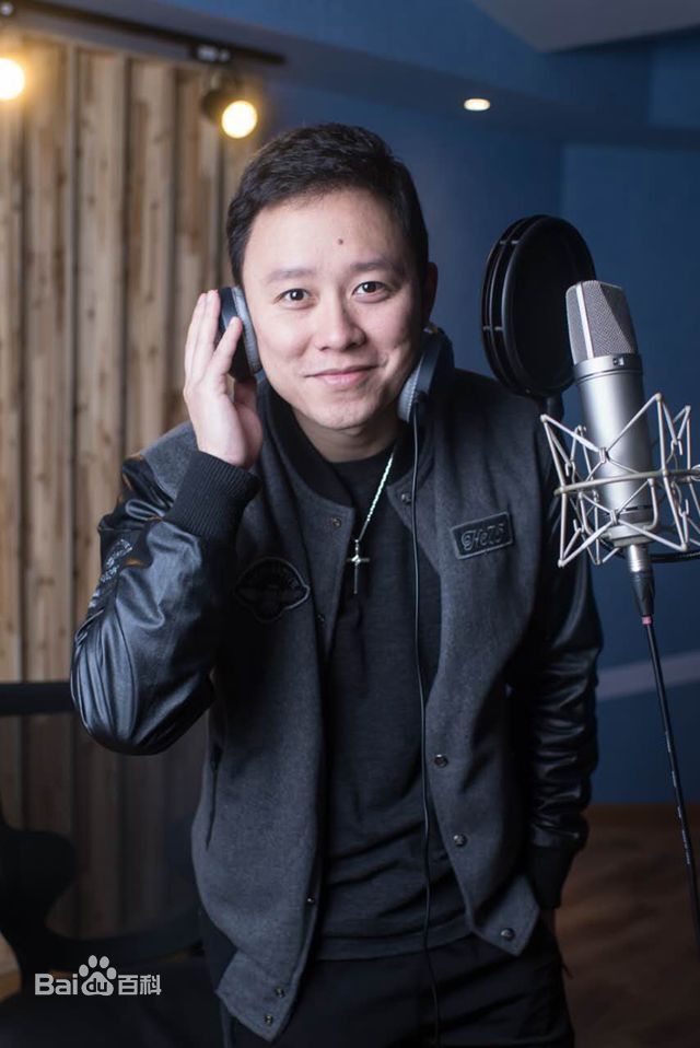 导演饺子花了一年多时间,寻遍中国,试了大部分配音团队,却始终没能