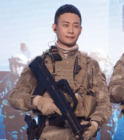 张泽的长相吓跑前女友,然而之后他获得了央视