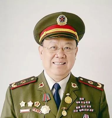 224《大潮上的红星》陈步春瞿琮作词 杨歌阳 