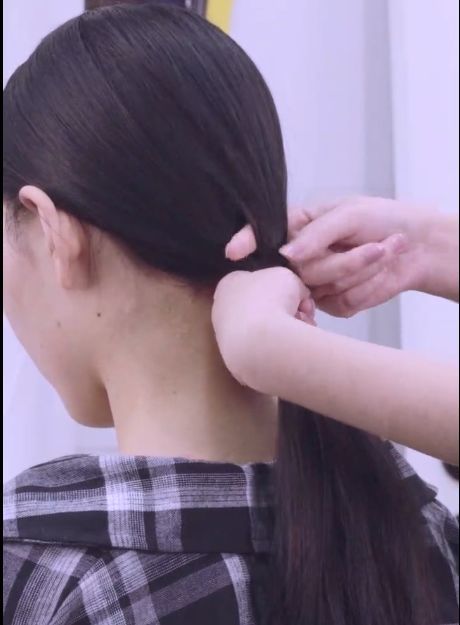 扎马尾,简单款也能花样百出活力满满_腾讯新闻