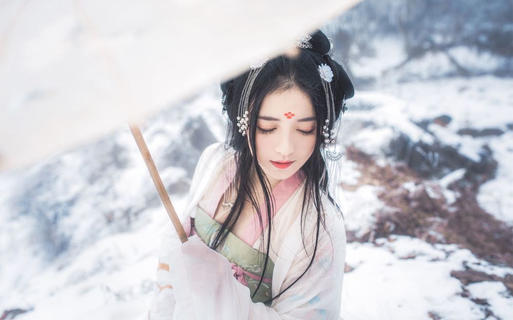 晏几道|晏几道艳而不俗的一首《木兰花》，写小莲之“狂”，当真赏心悦目