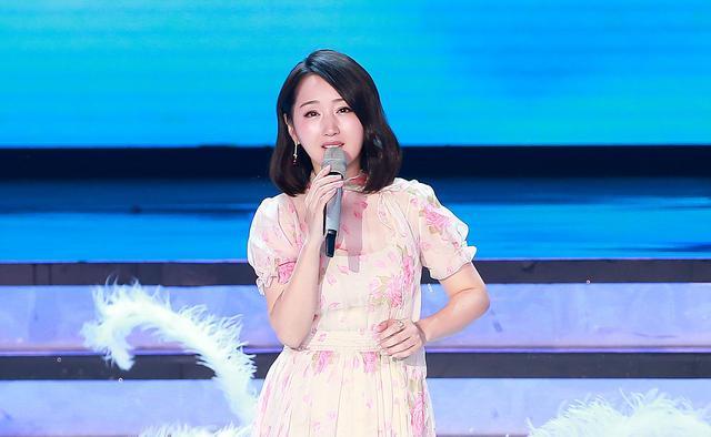 馒头玻尿打了多少，网闻网风尚杨钰莹脸友娱了乐新怎么肿胀这是中国似大酸啊