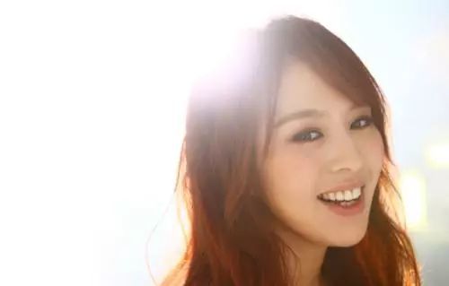 但是今天小编说的就是她剧中阿奴的扮演者-刘品言,最初是歌手出道,从