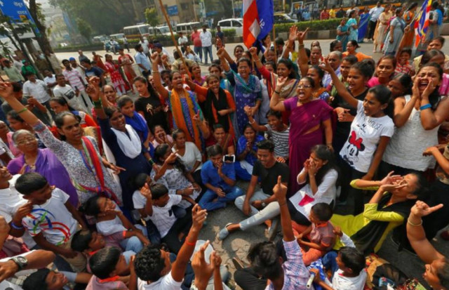 禁止女儿与贱民谈恋爱遭拒,印度父母竟狠心将