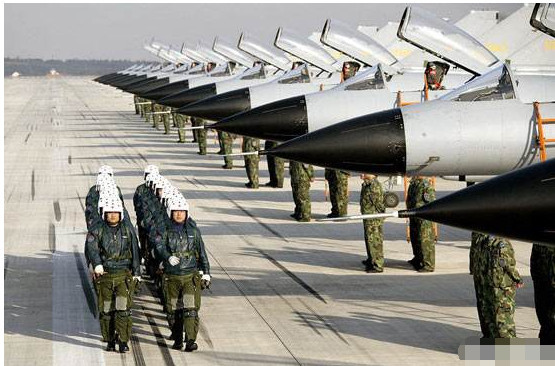 海湾战争为什么深深的震撼了中国人?看完你就