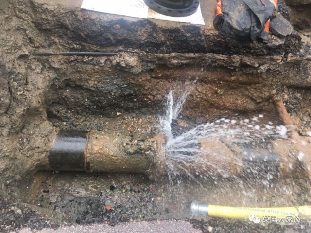 暴雪坑惨英国,1300万人用水告急,超市没货卖,面