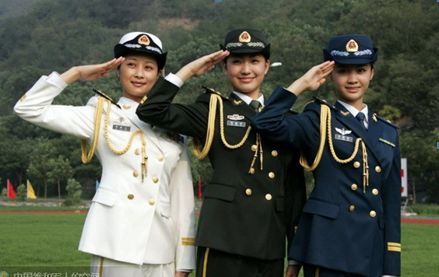 不愛紅裝愛武裝中國人民解放軍歷史上女兵服裝欣賞