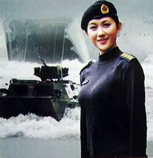不爱红装爱武装中国人民解放军历史上女兵服装欣赏