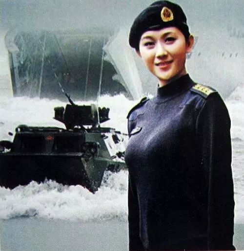 不愛紅裝愛武裝中國人民解放軍歷史上女兵服裝欣賞