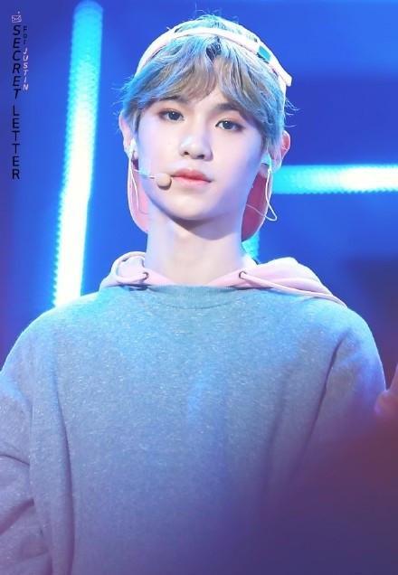 Justin黄明昊,00后,温州的贾富贵,不是一般的富