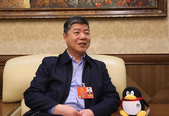 全国人大代表石建辉多措并举处理好稳增长与防风险的关系