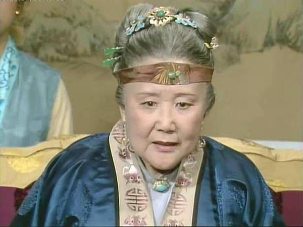 林黛玉|红楼梦：贾母对黛玉极好，她为何还有一年三百六十日风刀霜剑严相逼的感受