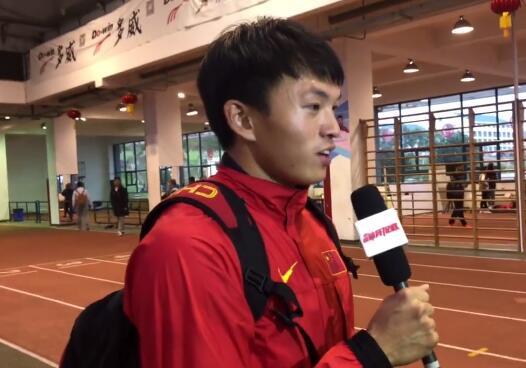 上海选手许周政在男子60米决赛中跑出6秒53的好成绩,短短数日再夺分区