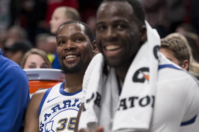 马刺输球助勇士锁定季后赛 库里战湖人或火线