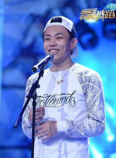 这就是街舞:大神杨文昊燃炸!网友:模仿迈克杰