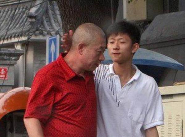 张一山老爸张晓五身份曝光,儿子的成名离不开父亲在背后的辛苦付出